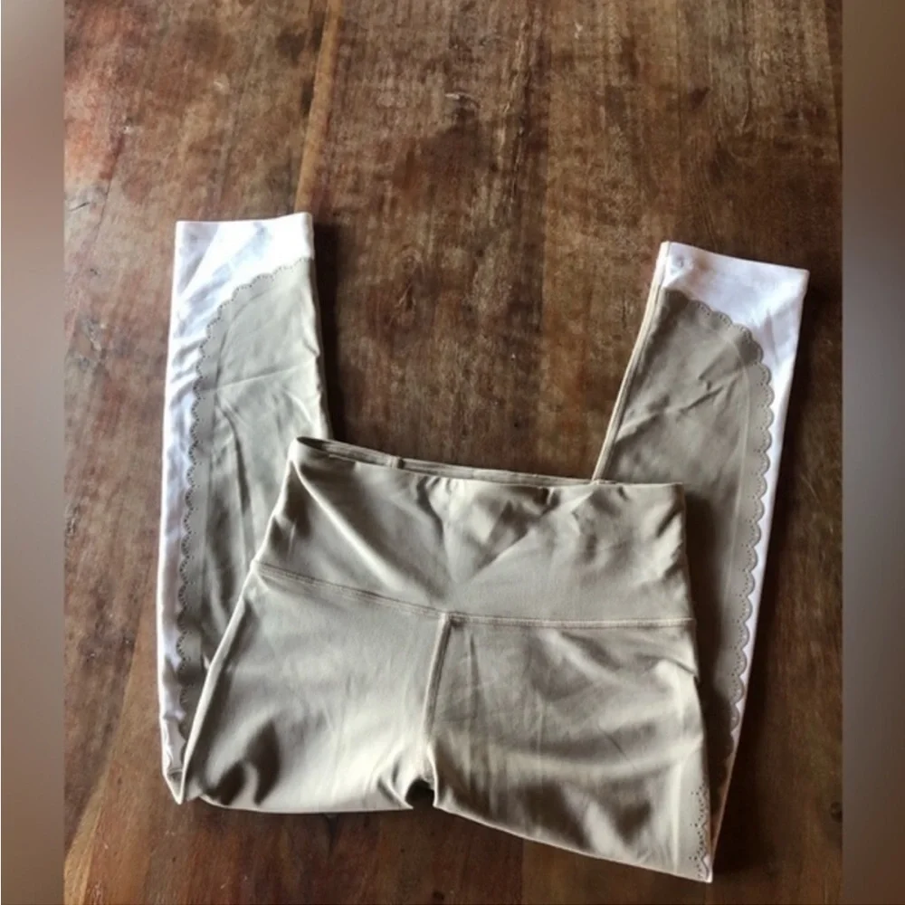 Athleta Leggings Quail Scallop Elation Powervita